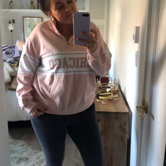 H&M Tops - H&M Jersey “Chicago”  light pink Sweatshirt